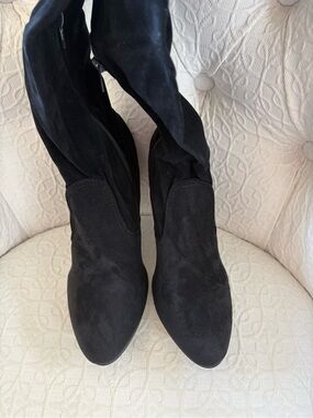 Black Over-the-Knee Suede Boots - Sleek Women's Riding Style